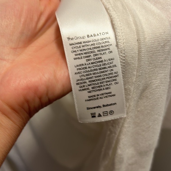 Aritzia Group by Babaton Linen Blend Loose along Sleeve Top - Picture 8 of 10